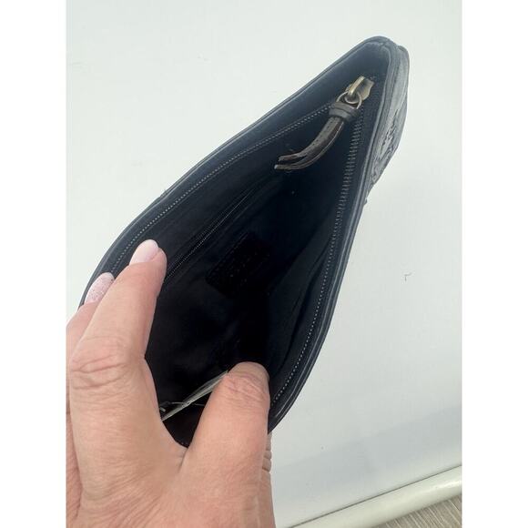 Fossil Vtg Y2K Black Leather studded Butterfly Embroidered Wristlet Clutch Purse - Picture 4 of 6